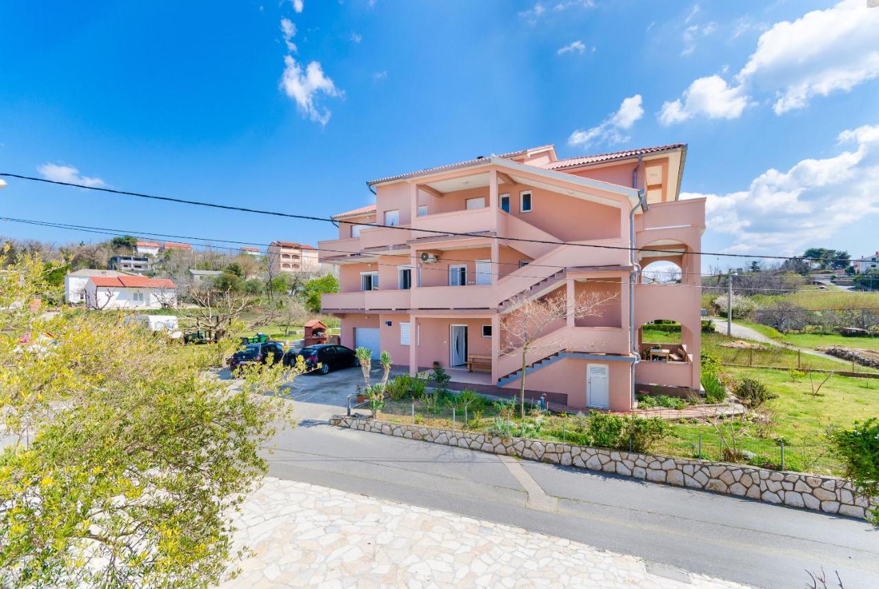 Apartments And Room Ljubica Lopar Bagian luar foto